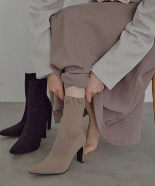 ACYM(アシーム)の「Socks fit short ブーツ(ブーツ・レディース・ブラック/ベージュ・SMALL/MEDIUM/LARGE)」の11枚目の写真