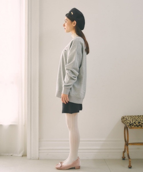 MIRO AMURETTE（ミロアミュレット）の「niwatori over sweat/刺繍入りオーバースウェット（スウェット・レディース・グレー・FREE）」の6枚目の写真