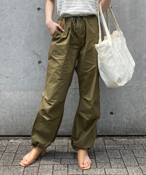 SETUP7（セットアップセブン）の「【SETUP7】スノーカモ風オーバーサイズパンツ KNF（カーゴパンツ・レディース・ブラウン/ホワイト/ブラック/カーキ・FREE）」の4枚目の写真