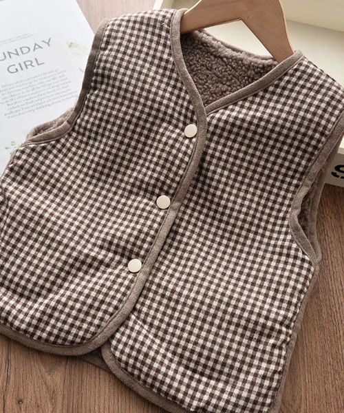 DAY CLOSET（デイ クローゼット）の「キッズ リバーシブル2WAYボアチェックベスト（ベスト・レディース・ホワイト/ブラウン・120cm/130cm/140cm）」の12枚目の写真