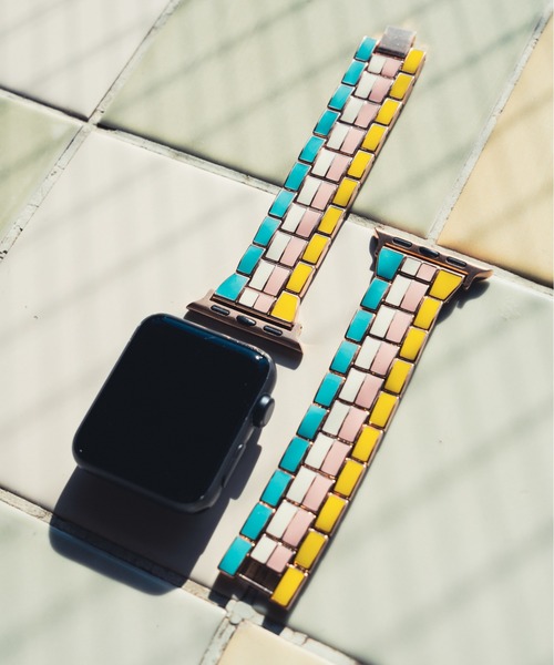 zandy(ズィーアンドワイ)の「zandy /ズィー・アンド・ワイ Apple Watch【カラーフルチェーンバンド】 アップルウォッチバンド チェーンベルト // chain1(デジタル腕時計・レディース・エメラルド/ライトブルー/ブラック×ホワイト・S/M)」の3枚目の写真