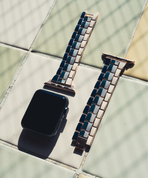 zandy(ズィーアンドワイ)の「zandy /ズィー・アンド・ワイ Apple Watch【カラーフルチェーンバンド】 アップルウォッチバンド チェーンベルト // chain1(デジタル腕時計・レディース・エメラルド/ライトブルー/ブラック×ホワイト・S/M)」の4枚目の写真