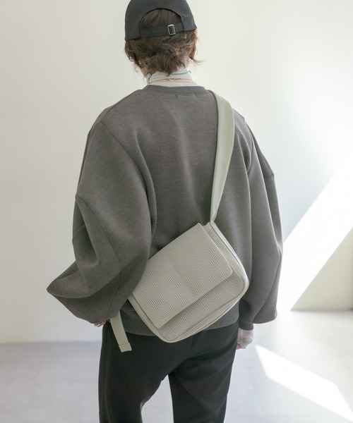 ear PAPILLONNER(イアパピヨネ)の「メッシュショルダーバッグ Sサイズ(ショルダーバッグ・レディース・グレー/ブラック・FREE)」の12枚目の写真