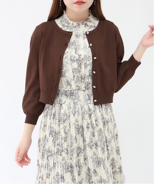 ASTORIA ODIER（アストリアオディール）の「バックレースショートニットカーディガン（カーディガン/ボレロ・レディース・ブラック/ラベンダー/ホワイト/ネイビー/ブラウン・LARGE/MEDIUM/SMALL）」の4枚目の写真