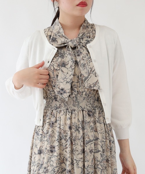 ASTORIA ODIER（アストリアオディール）の「バックレースショートニットカーディガン（カーディガン/ボレロ・レディース・ブラック/ラベンダー/ホワイト/ネイビー/ブラウン・LARGE/MEDIUM/SMALL）」の2枚目の写真