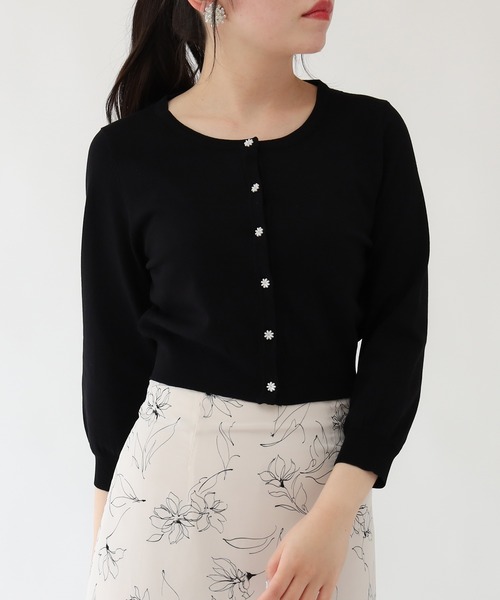 ASTORIA ODIER（アストリアオディール）の「バックレースショートニットカーディガン（カーディガン/ボレロ・レディース・ブラック/ラベンダー/ホワイト/ネイビー/ブラウン・LARGE/MEDIUM/SMALL）」の3枚目の写真