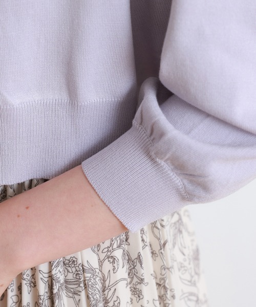 ASTORIA ODIER（アストリアオディール）の「バックレースショートニットカーディガン（カーディガン/ボレロ・レディース・ブラック/ラベンダー/ホワイト/ネイビー/ブラウン・LARGE/MEDIUM/SMALL）」の7枚目の写真