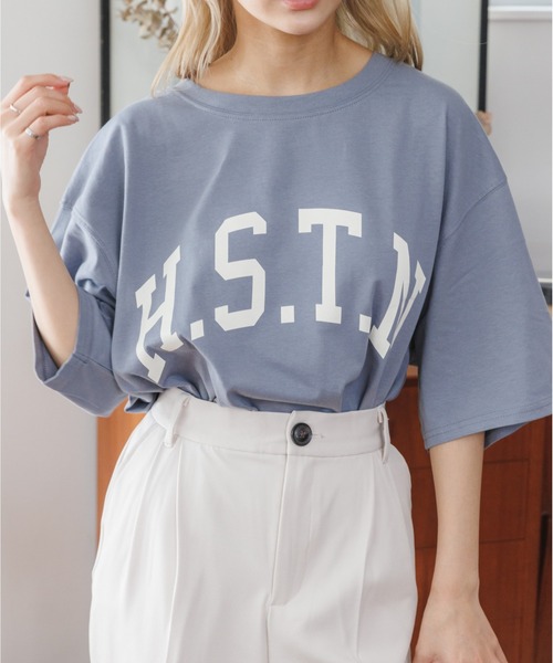 ad thie（アドティエ）の「大人カジュアル 綿100% オーバーサイズ カレッジ ロゴ ドロップ ショルダー  Tシャツ トップス（Tシャツ/カットソー・レディース・チャコール/ブラック/ブルー系その他/オフホワイト/ブラウン系その他/ダークブラウン/ピンクベージュ/ホワイト系その他/ピンク系その他・FREE）」の18枚目の写真