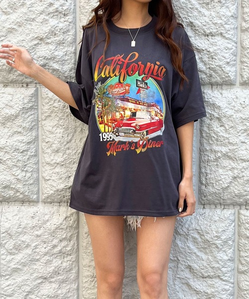 GLAMOROUS JANE(グラマラスジェーン)の「ヴィンテージ風カレッジプリントTシャツ(Tシャツ/カットソー・レディース・オフホワイト/チャコールグレー/ブラック/杢グレー・FREE)」の4枚目の写真