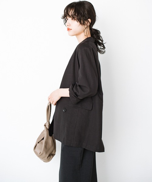 haco!(ハコ)の「サッと羽織ってかっこつく!ジャケット迷子の救世主★無敵の麻混ジャケット(その他アウター・レディース・ブラック/グレイッシュベージュ・MEDIUM/LARGE/X-LARGE/SMALL)」の5枚目の写真