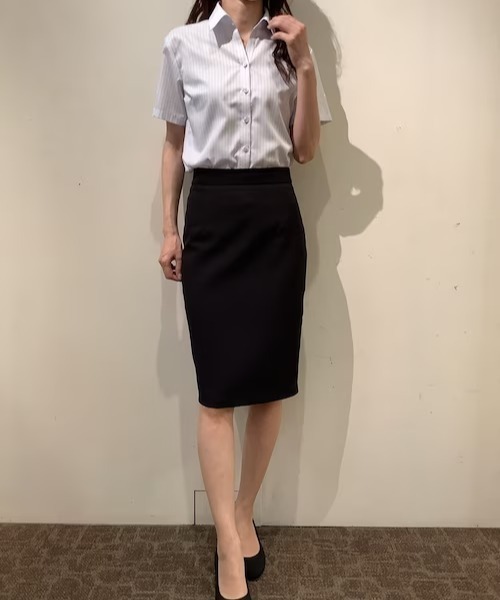 TOKYO SHIRTS（トウキョウシャツ）の「形態安定ノーアイロン スキッパー衿 半袖ビジネスワイシャツ（ビジネスシャツ・レディース・ライトブルー・S/M/L/LL/XL）」の7枚目の写真