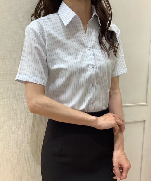 TOKYO SHIRTS（トウキョウシャツ）の「形態安定ノーアイロン スキッパー衿 半袖ビジネスワイシャツ（ビジネスシャツ・レディース・ライトブルー・S/M/L/LL/XL）」の5枚目の写真