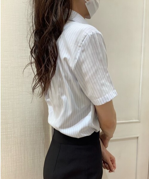 TOKYO SHIRTS（トウキョウシャツ）の「形態安定ノーアイロン スキッパー衿 半袖ビジネスワイシャツ（ビジネスシャツ・レディース・ライトブルー・S/M/L/LL/XL）」の6枚目の写真