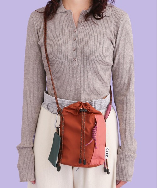 CONTROL FREAK(コントロールフリーク)の「CONTROL FREAK / CTFK(コントロールフリーク)ナイロンハンディショルダー(ショルダーバッグ・レディース・ブラック/ベージュ/グリーン/サンドグレー/アイボリー/ブルー/オリーブ/オレンジ/モスグリーン/マスタード/グレー/ブラウン/レオパード・FREE)」の5枚目の写真