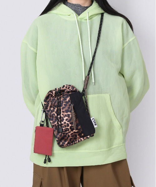 CONTROL FREAK(コントロールフリーク)の「CONTROL FREAK / CTFK(コントロールフリーク)ナイロンハンディショルダー(ショルダーバッグ・レディース・ブラック/ベージュ/グリーン/サンドグレー/アイボリー/ブルー/オリーブ/オレンジ/モスグリーン/マスタード/グレー/ブラウン/レオパード・FREE)」の13枚目の写真