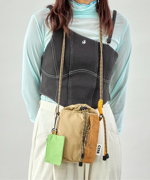 CONTROL FREAK(コントロールフリーク)の「CONTROL FREAK / CTFK(コントロールフリーク)ナイロンハンディショルダー(ショルダーバッグ・レディース・ブラック/ベージュ/グリーン/サンドグレー/アイボリー/ブルー/オリーブ/オレンジ/モスグリーン/マスタード/グレー/ブラウン/レオパード・FREE)」の19枚目の写真
