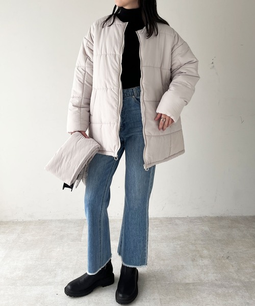 GeeRA（ジーラ）の「ストール付ノーカラーフェイクダウンコート（ダウンジャケット/コート・レディース・アイボリー/ブラック・MEDIUM）」の6枚目の写真