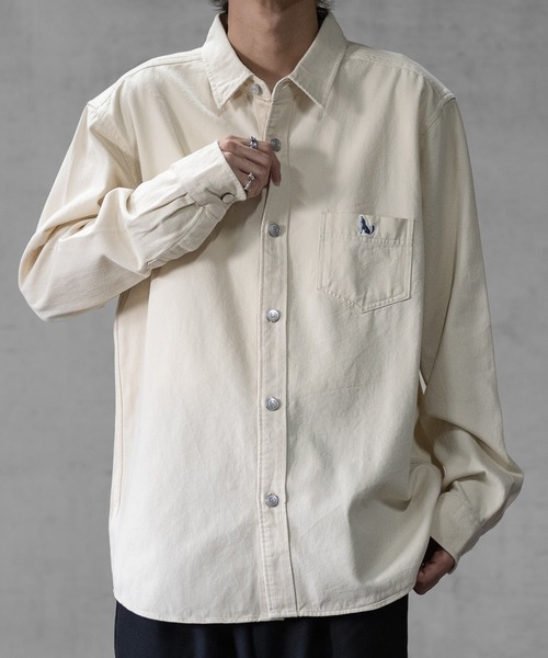 JOHN'S CLOSET（ジョンズクローゼット）の「【a】6.5oz デニム/ツイル ワンポイント刺繍 ルーズサイズ 長袖シャツ（シャツ/ブラウス・メンズ・カーキ/ネイビー/アイボリー/ブルー・MEDIUM/LARGE/X-LARGE）」の5枚目の写真