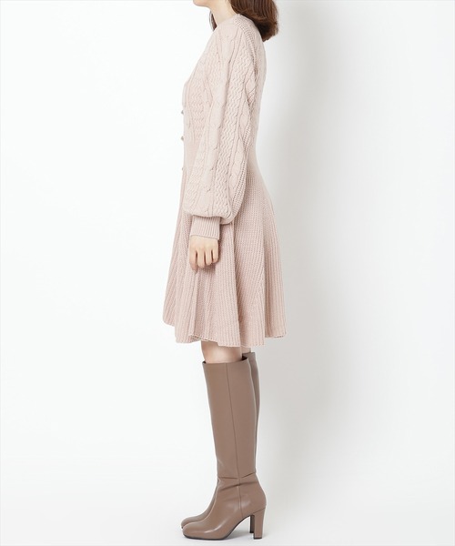 WILLSELECTION(ウィルセレクション)の「ケーブルフロントボタンニットワンピース(ワンピース・レディース・オフホワイト/ベージュ/ラベンダー/ピンク/ブラック・MEDIUM)」の21枚目の写真