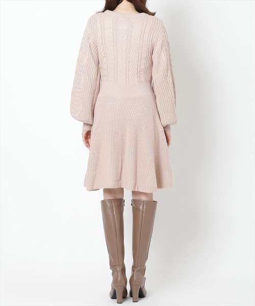 WILLSELECTION(ウィルセレクション)の「ケーブルフロントボタンニットワンピース(ワンピース・レディース・オフホワイト/ベージュ/ラベンダー/ピンク/ブラック・MEDIUM)」の20枚目の写真