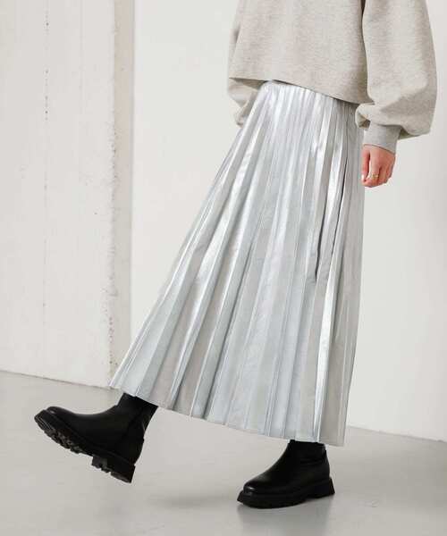 SENSE OF PLACE by URBAN RESEARCH(センスオブプレイスバイアーバンリサーチ)の「フェイクレザーロングプリーツスカート(スカート・レディース・ブラック/ライトベージュ/ブラウン/シルバー・ONE)」の6枚目の写真