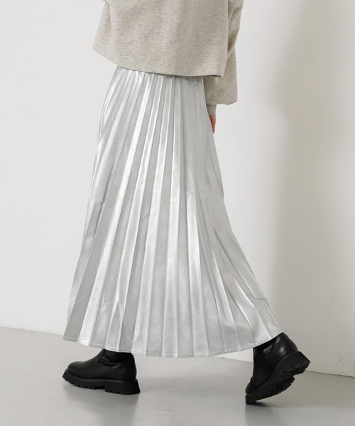 SENSE OF PLACE by URBAN RESEARCH(センスオブプレイスバイアーバンリサーチ)の「フェイクレザーロングプリーツスカート(スカート・レディース・ブラック/ライトベージュ/ブラウン/シルバー・ONE)」の8枚目の写真