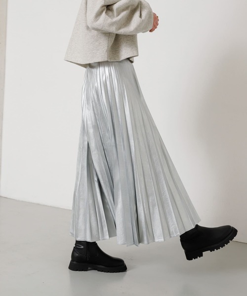 SENSE OF PLACE by URBAN RESEARCH(センスオブプレイスバイアーバンリサーチ)の「フェイクレザーロングプリーツスカート(スカート・レディース・ブラック/ライトベージュ/ブラウン/シルバー・ONE)」の9枚目の写真