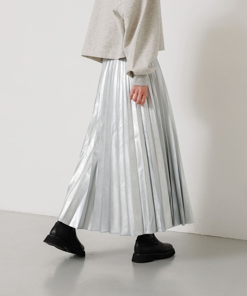 SENSE OF PLACE by URBAN RESEARCH(センスオブプレイスバイアーバンリサーチ)の「フェイクレザーロングプリーツスカート(スカート・レディース・ブラック/ライトベージュ/ブラウン/シルバー・ONE)」の10枚目の写真