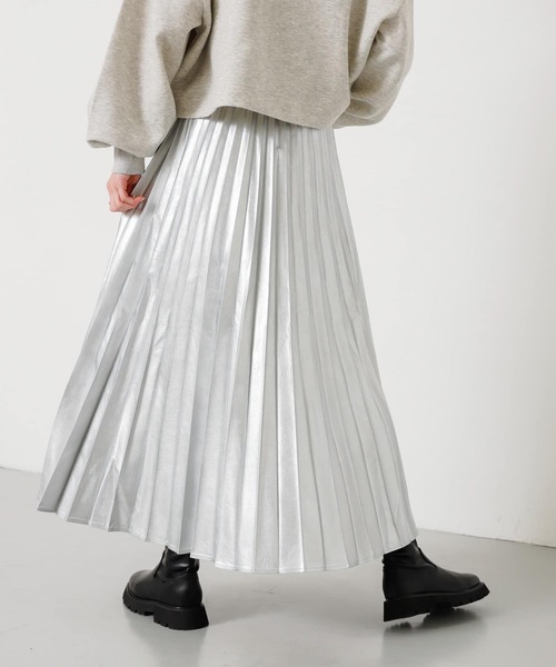 SENSE OF PLACE by URBAN RESEARCH(センスオブプレイスバイアーバンリサーチ)の「フェイクレザーロングプリーツスカート(スカート・レディース・ブラック/ライトベージュ/ブラウン/シルバー・ONE)」の11枚目の写真