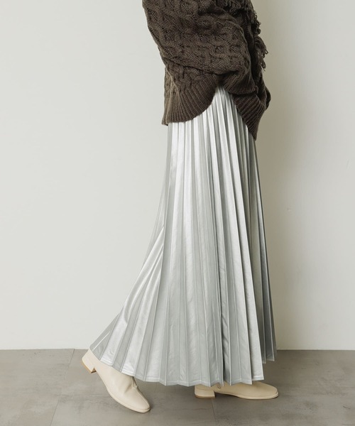 SENSE OF PLACE by URBAN RESEARCH(センスオブプレイスバイアーバンリサーチ)の「フェイクレザーロングプリーツスカート(スカート・レディース・ブラック/ライトベージュ/ブラウン/シルバー・ONE)」の16枚目の写真