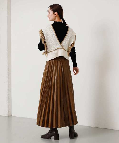 SENSE OF PLACE by URBAN RESEARCH(センスオブプレイスバイアーバンリサーチ)の「フェイクレザーロングプリーツスカート(スカート・レディース・ブラック/ライトベージュ/ブラウン/シルバー・ONE)」の21枚目の写真