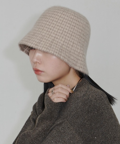 Aunt Marie's(アントマリーズ)の「シャギーチェックベルハット(ハット・レディース・チャコールグレー/アイボリー/ベージュ・FREE)」の3枚目の写真