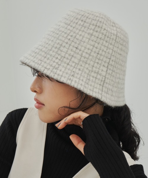 Aunt Marie's(アントマリーズ)の「シャギーチェックベルハット(ハット・レディース・チャコールグレー/アイボリー/ベージュ・FREE)」の1枚目の写真