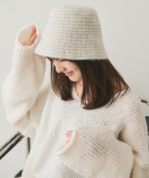 Aunt Marie's(アントマリーズ)の「シャギーチェックベルハット(ハット・レディース・チャコールグレー/アイボリー/ベージュ・FREE)」の4枚目の写真