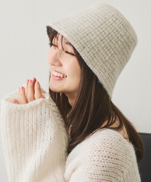 Aunt Marie's(アントマリーズ)の「シャギーチェックベルハット(ハット・レディース・チャコールグレー/アイボリー/ベージュ・FREE)」の5枚目の写真