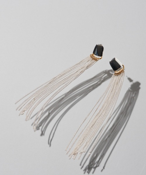 loni（ロニ）の「【金属アレルギー対応】Willow Fringe Pierce/フリンジピアス（ピアス（両耳用）・レディース・その他・FREE）」の2枚目の写真