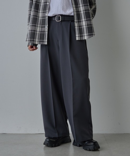 COLONY 2139（コロニートゥーワンスリーナイン）の「サステナブルストレッチイージーワイドスラックス（スラックス・メンズ・ブラック/グレイッシュベージュ/グリーン/チャコールグレー・MEDIUM/LARGE）」の2枚目の写真