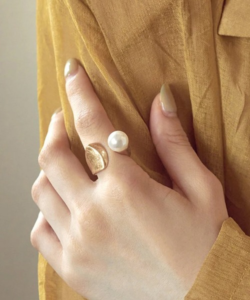 GOLDY（ゴールディ）の「【GOLDY】パール × プランプ メタル リング / 5230705 CS-2311　※（リング・レディース・ゴールド/シルバー/シルバー系その他/ゴールド系その他2・FREE）」の4枚目の写真