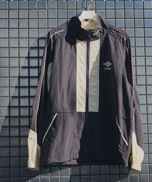 【UMBRO for ADAM ET ROPE'】別注コーチジャケット　ブラック UMBRO（アンブロ）の「【UMBRO】別注 COACH JACKET（ブルゾン