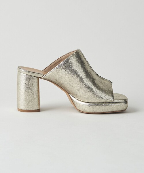 ODETTE E ODILE（オデットエオディール）の「プラットフォームミュール サンダル80（サンダル・レディース・ブラック/ゴールド・24cm/24.5cm/22.5cm/23cm/23.5cm）」の5枚目の写真