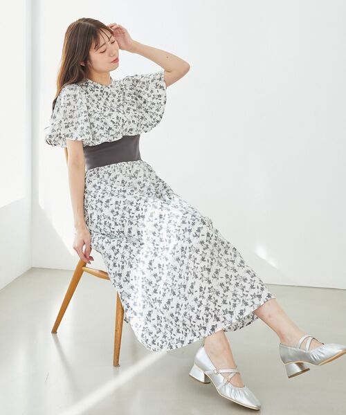 MAJESTIC LEGON(マジェスティックレゴン)の「パピヨンスリーブコルセットワンピ(ワンピース・レディース・ホワイト系その他2/ブルー系その他2/グレー系その他・X-SMALL/SMALL/MEDIUM)」の7枚目の写真