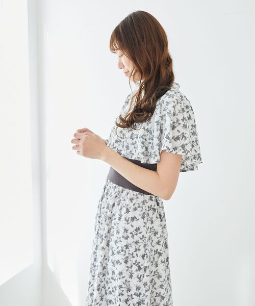 MAJESTIC LEGON(マジェスティックレゴン)の「パピヨンスリーブコルセットワンピ(ワンピース・レディース・ホワイト系その他2/ブルー系その他2/グレー系その他・X-SMALL/SMALL/MEDIUM)」の13枚目の写真