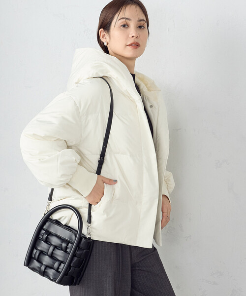 MONO COMME CA(モノコムサ)の「編み込み 2way ミニバッグ(ハンドバッグ・レディース・ブラック/オフホワイト・FREE)」の7枚目の写真