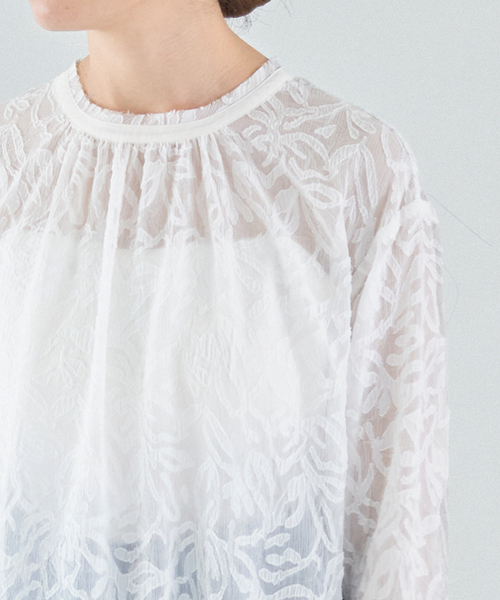 IENA（イエナ）の「カットジャガードクルーネックブラウス（シャツ  