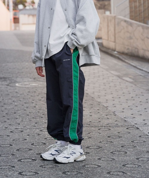 GLOBAL WORK（グローバルワーク）の「トラックパンツ/AND YUA ANY/104714（その他パンツ・キッズ・ネイビー/ブラック・150cm/160cm）」の14枚目の写真