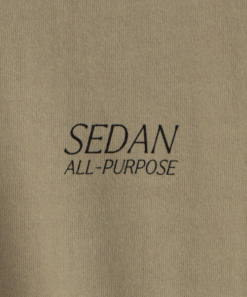 SEDAN ALL-PURPOSE(セダンオールパーパス)の「SEDAN ALL-PURPOSE | ロゴ スウェット MEN(スウェット・メンズ・カーキ系1/ライトグレー・XL/L/M)」の11枚目の写真