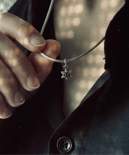 SILVER BULLET（シルバーバレット）の「『SBLT』ユニセックス 925シルバートップ ミニ ネックレス（ネックレス・レディース・ブルー系その他/シルバー系その他/ホワイト/ホワイト系その他/ピンク/ブラック系その他/ブルー/シルバー/ブラック/ピンク系その他・ONE SIZE）」の8枚目の写真