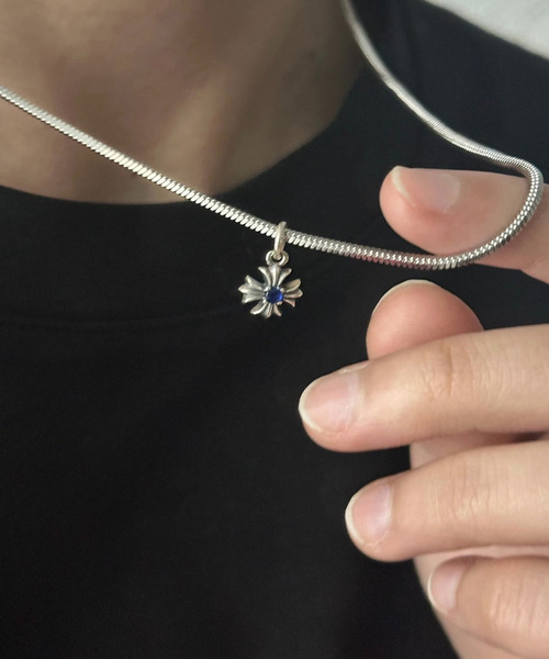 SILVER BULLET（シルバーバレット）の「『SBLT』ユニセックス 925シルバートップ ミニ ネックレス（ネックレス・レディース・ブルー系その他/シルバー系その他/ホワイト/ホワイト系その他/ピンク/ブラック系その他/ブルー/シルバー/ブラック/ピンク系その他・ONE SIZE）」の6枚目の写真