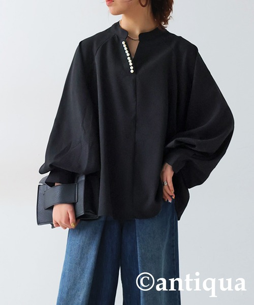 antiqua(アンティカ)の「パールデザイントップス(Tシャツ/カットソー・レディース・ホワイト/ブラック・R/P)」の1枚目の写真
