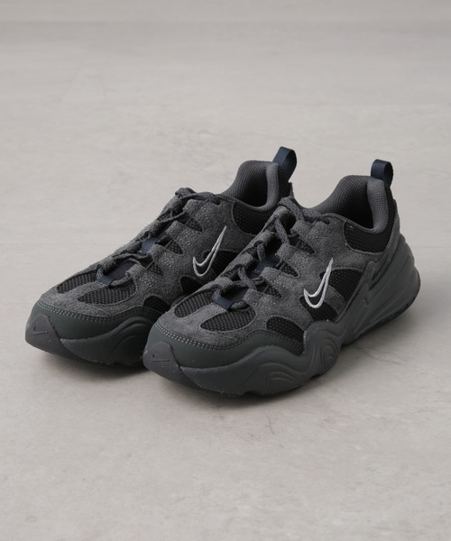 NIKE（ナイキ）の「NIKE/ナイキ ウィメンズ テック ヘラ（スニーカー・レディース・ブラック/ホワイト・23/24/25）」の5枚目の写真